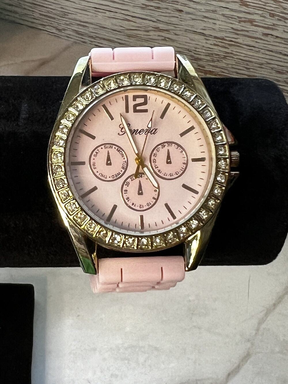 Geneva Ladies Good Condition Working Quartz Watch Pink New Battery